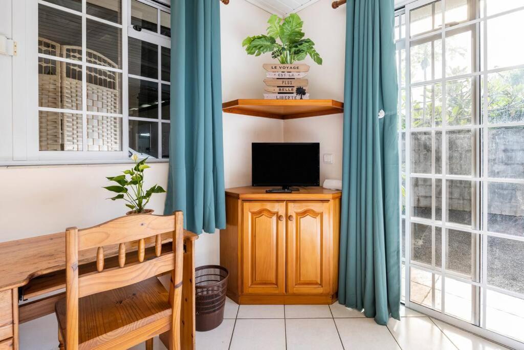 Chaine Lodge Maison Entiere Free Parking & Wifi 3Min De L'Aeroport Faaa ภายนอก รูปภาพ